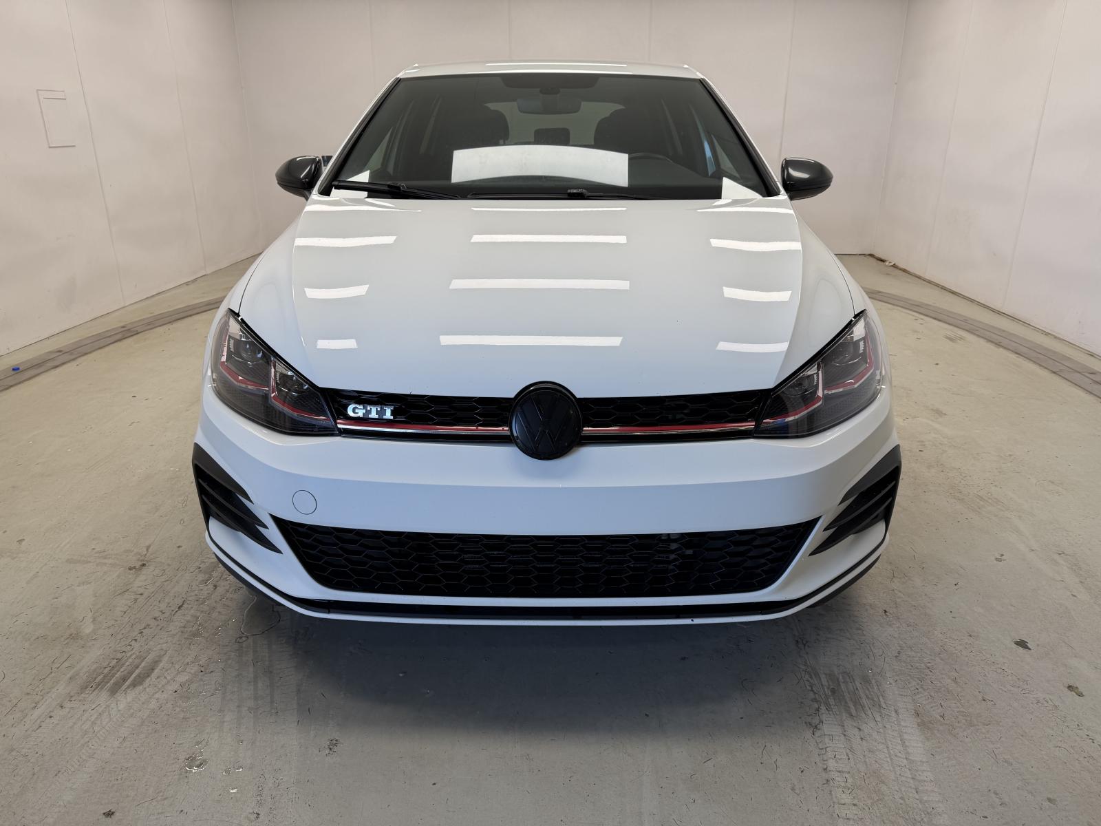 Volkswagen GTI Base 2018 — photo 2