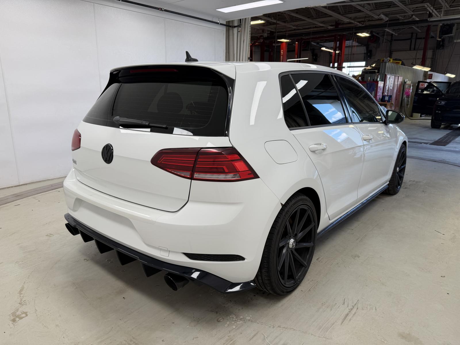 Volkswagen GTI Base 2018 — photo 5