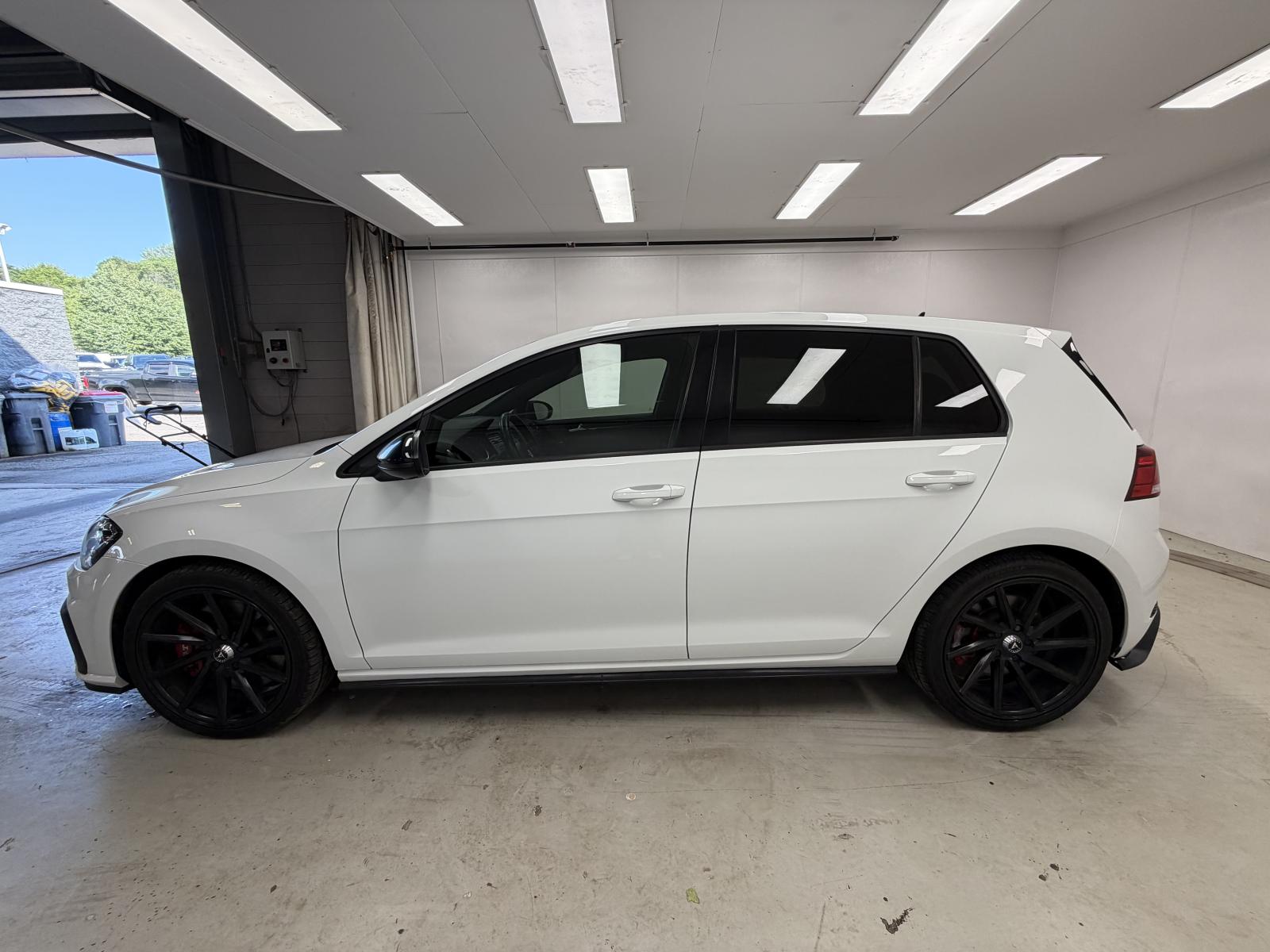 Volkswagen GTI Base 2018 — photo 8