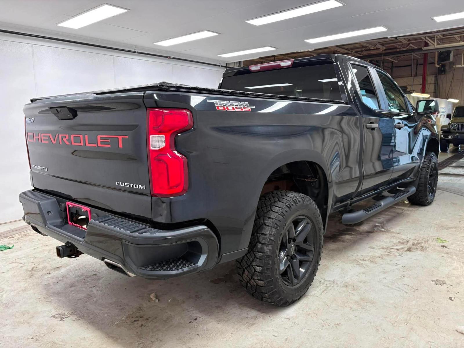 Chevrolet Silverado K1500 Trail Cus Custom Trail Boss 2019 — photo 4