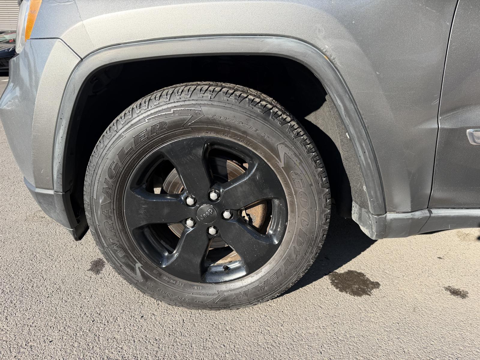Jeep Grand Cherokee Laredo 2012 — photo 8