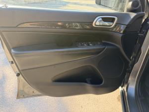 Miniature 13 Jeep Grand Cherokee Laredo 2012