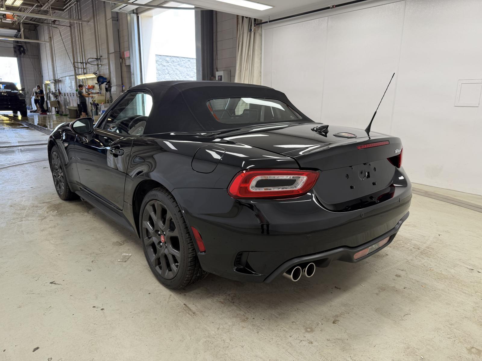 Fiat 124 Spider Abarth 2019 — photo 5