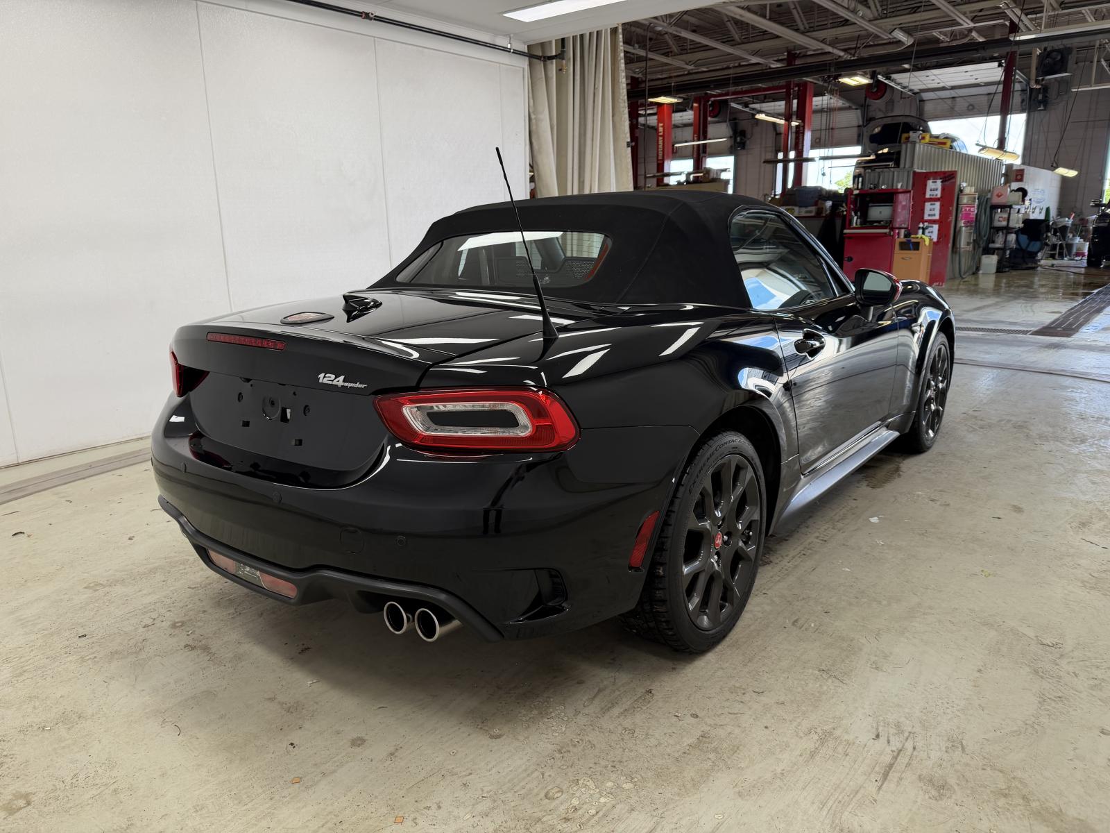 Fiat 124 Spider Abarth 2019 — photo 7