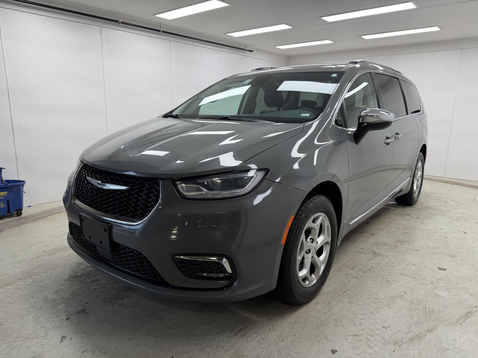Chrysler Pacifica Limited 2023