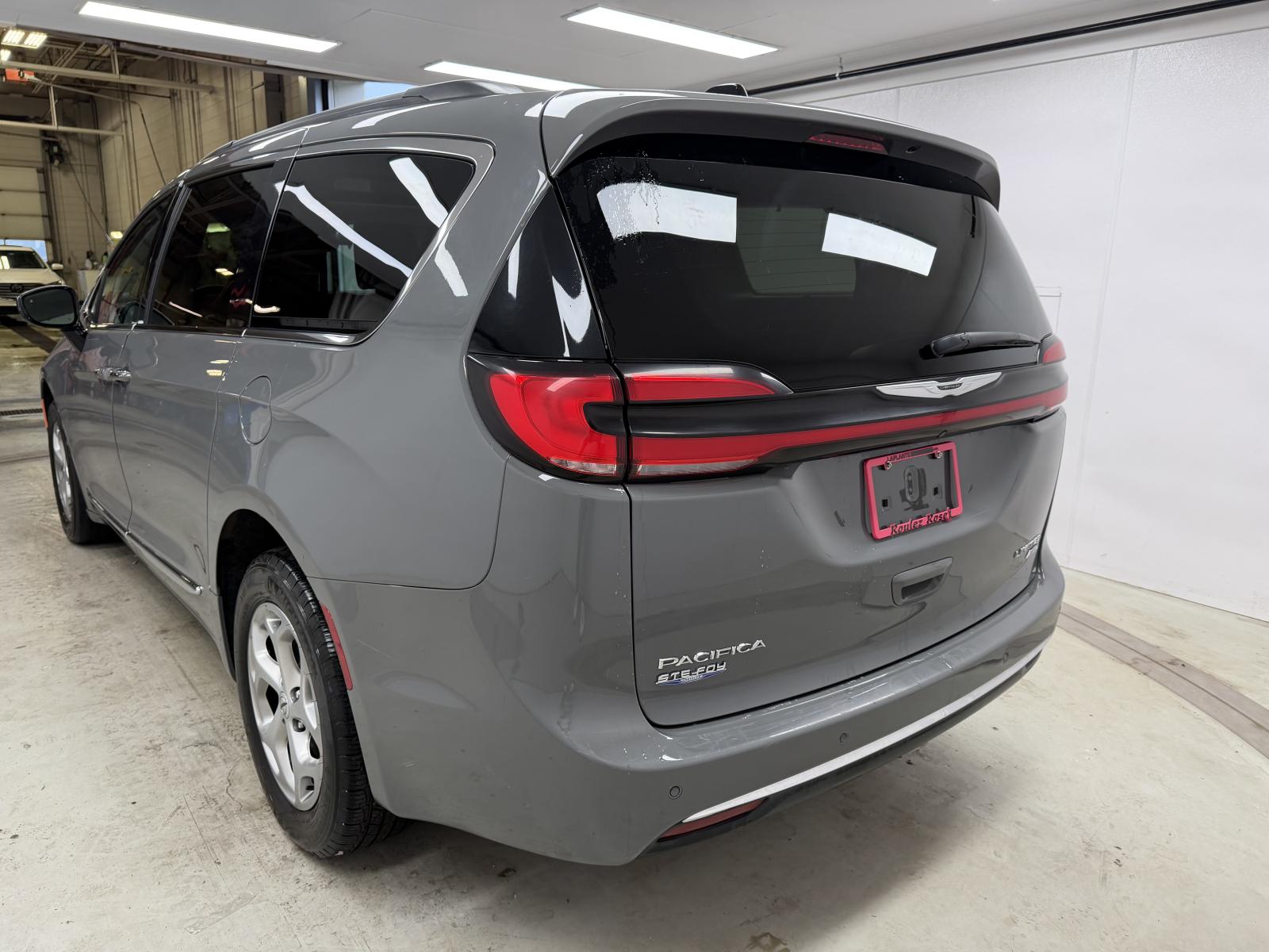Chrysler Pacifica Limited 2023 — photo 7