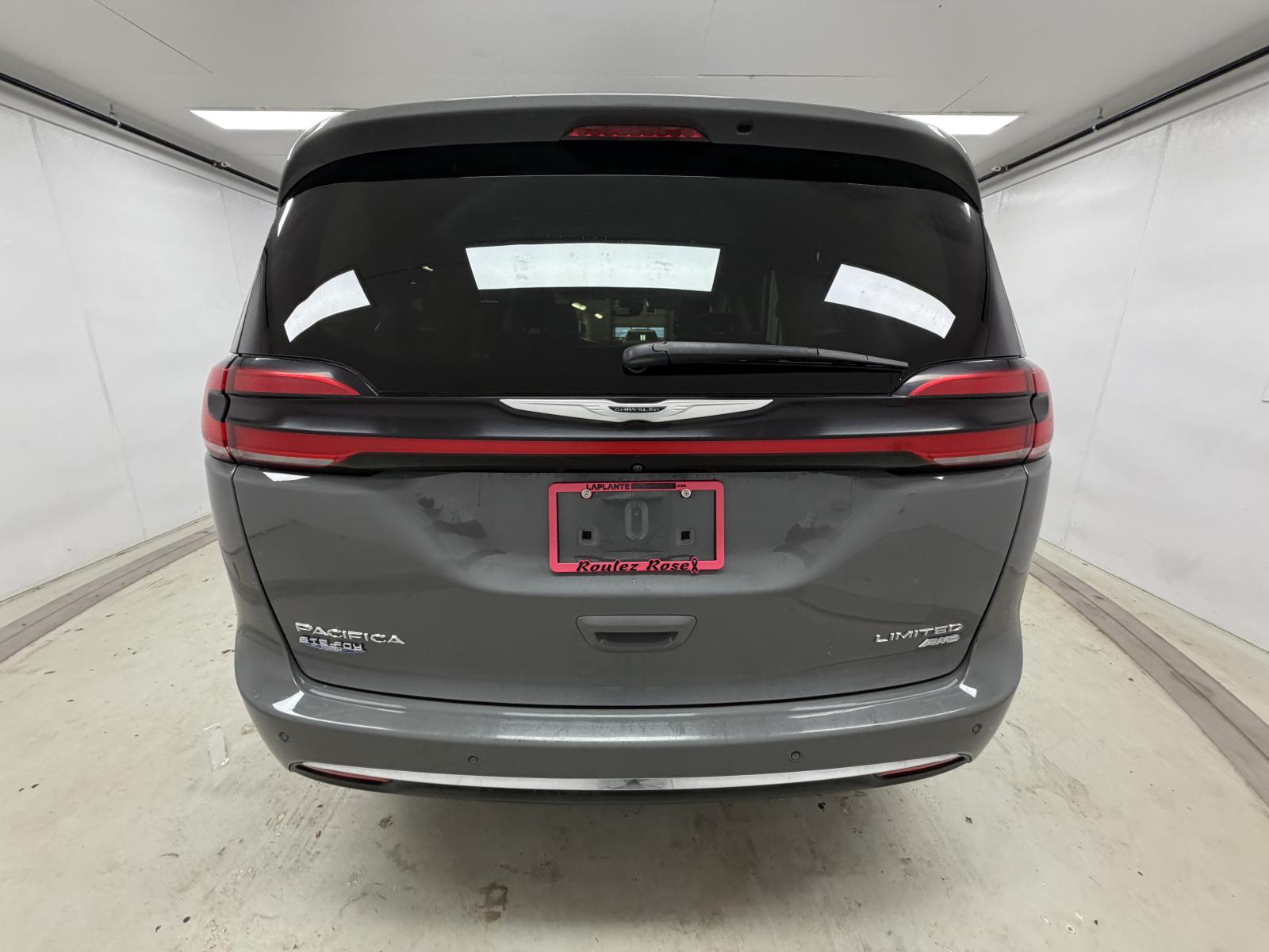 Chrysler Pacifica Limited 2023 — photo 6