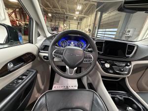 Miniature 18 Chrysler Pacifica Limited 2023