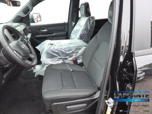 Thumbnail 9 RAM 1500 Express 2026