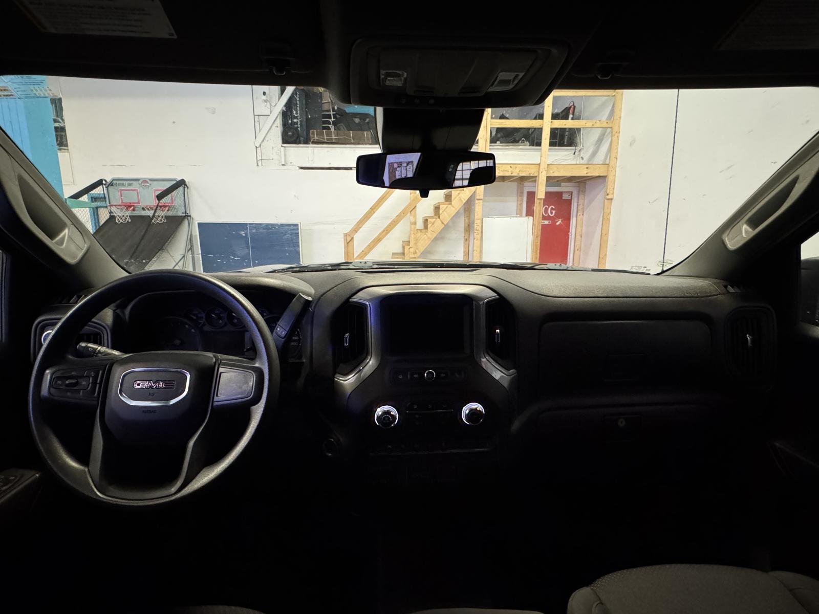 GMC Sierra K1500 Base 2023 — photo 8