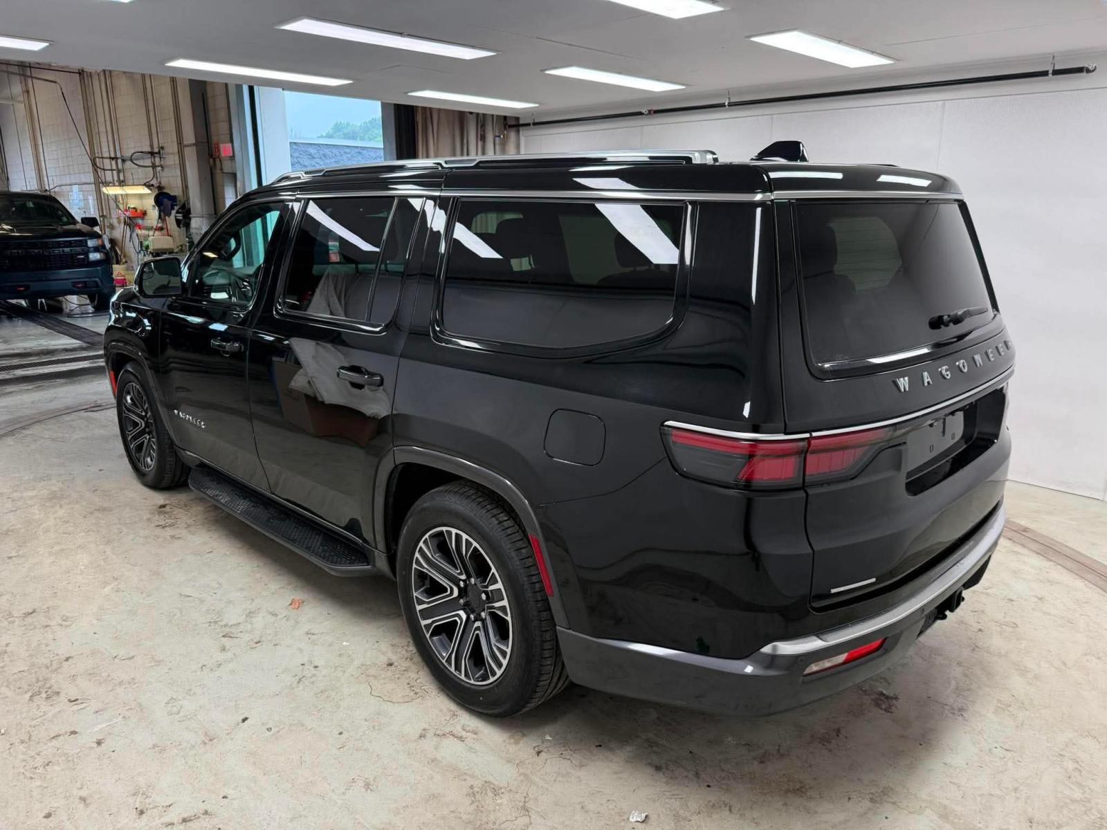 Jeep Wagoneer Series III 2022 — photo 4