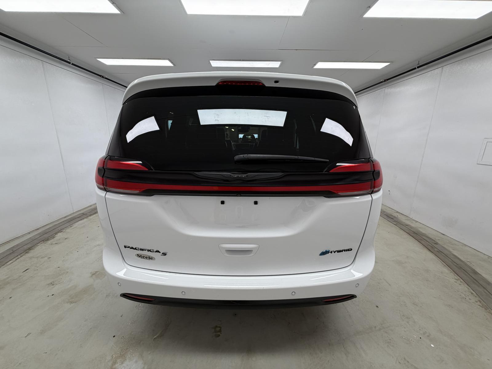 Chrysler Pacifica Select PHEV 2024 — photo 6