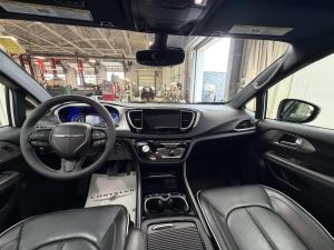 Thumbnail 12 Chrysler Pacifica Select PHEV 2024
