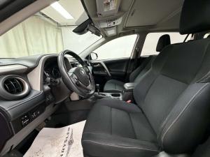 Miniature 19 Toyota Rav4 XLE 2017