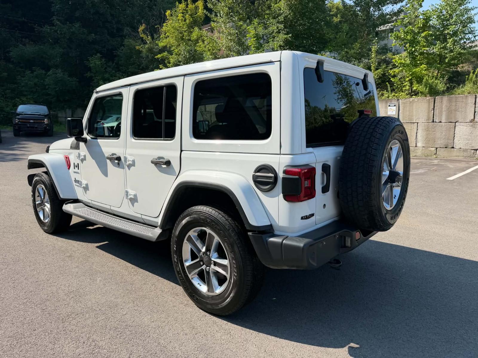 Jeep Wrangler Unlimited Sahara 2019 — photo 6