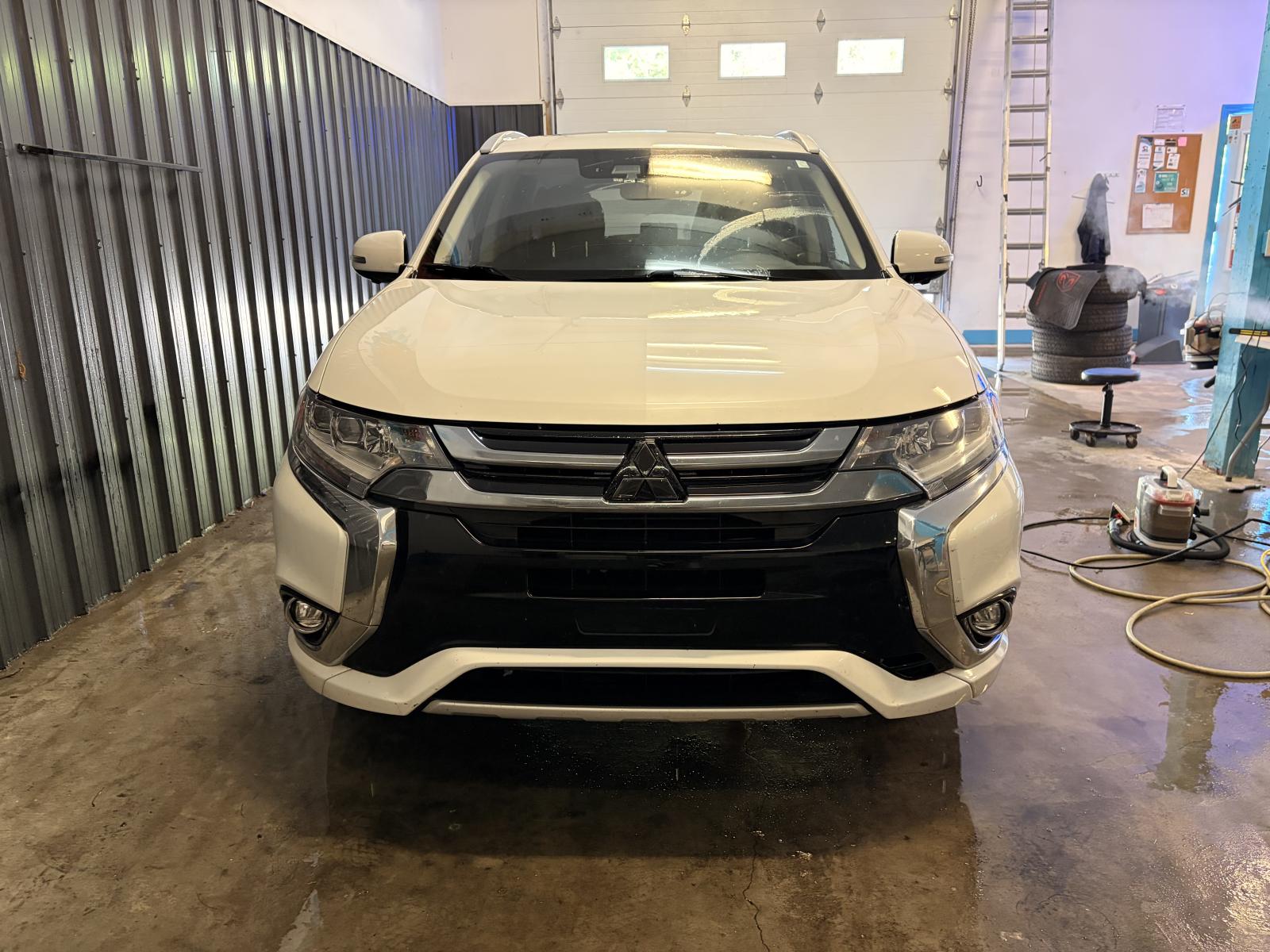 Mitsubishi Outlander GT 2018 — photo 2