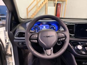 Thumbnail 13 Chrysler Pacifica Limited 2025