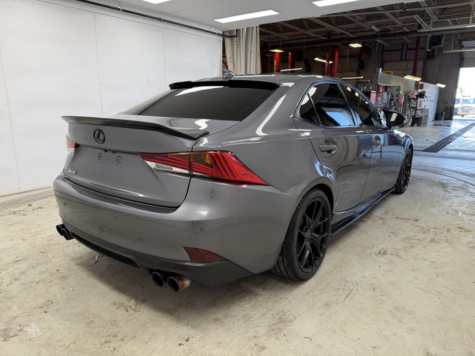 Lexus IS 300 2020 — photo 5