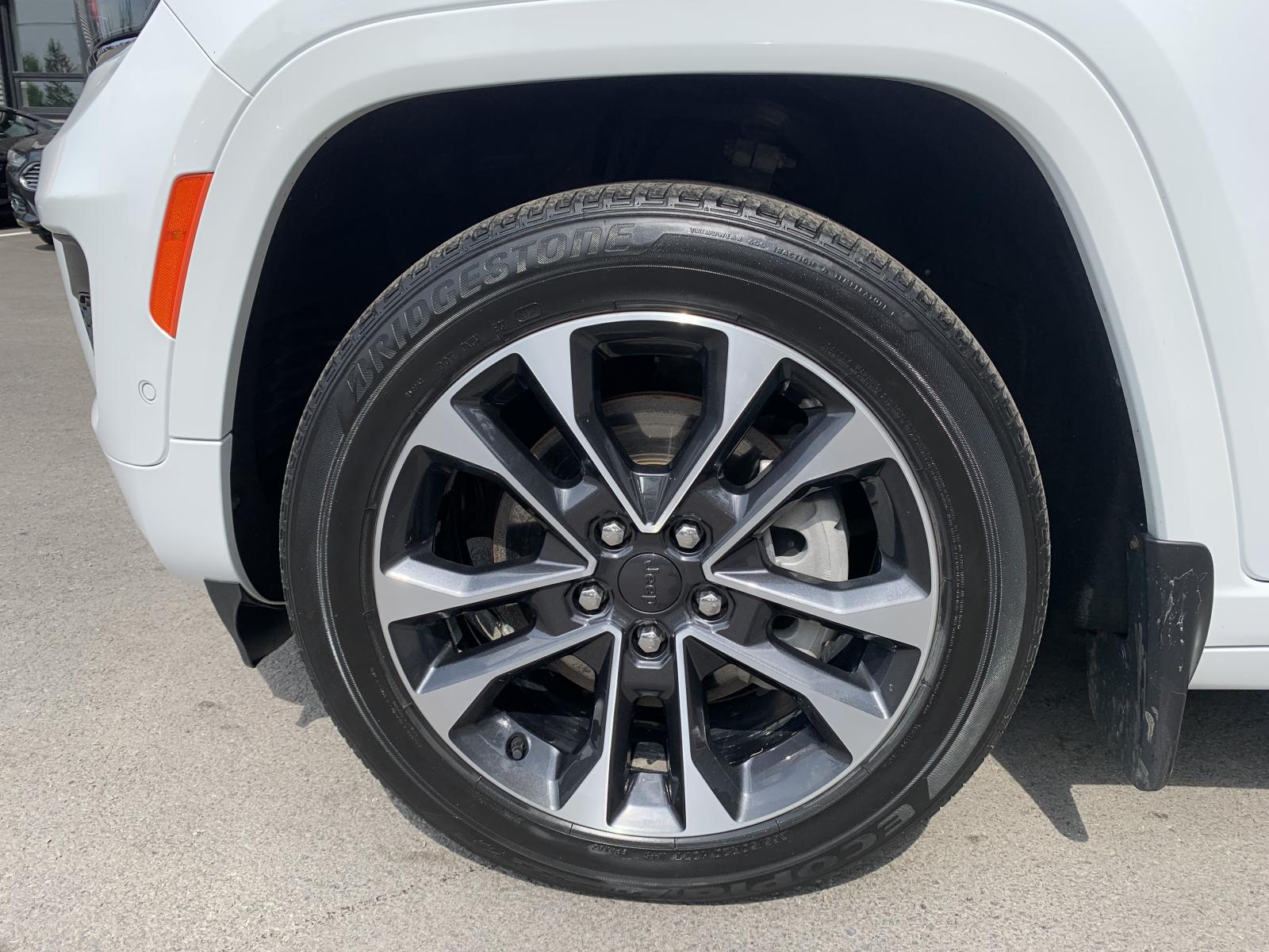Jeep Grand Cherokee L Overland 2023 — photo 8