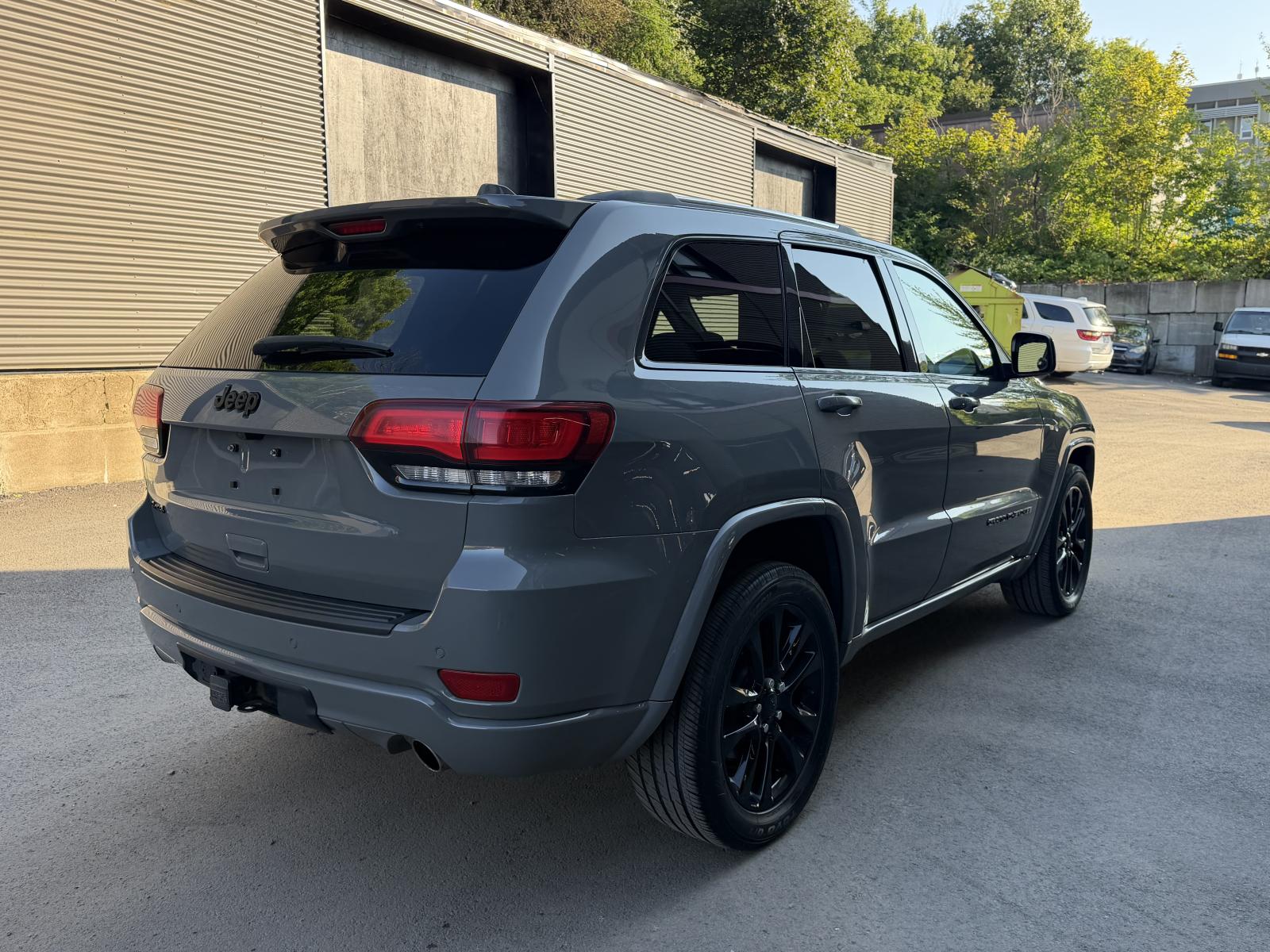 Jeep Grand Cherokee Altitude 2020 — photo 4