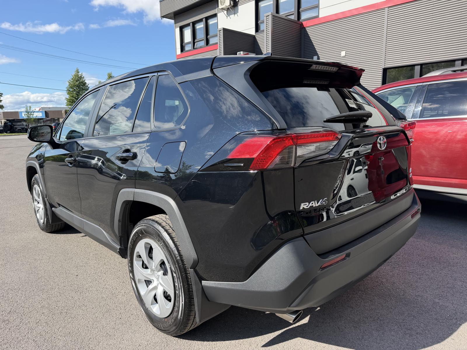 Toyota Rav 4 LE 2022 — photo 5