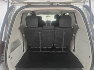 Miniature 9 Dodge Grand Caravan SXT 2012