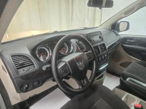 Miniature 15 Dodge Grand Caravan SXT 2012