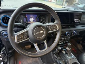 Miniature 13 Jeep Wrangler Sahara 4XE 2024