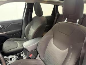 Miniature 12 Jeep Cherokee North 2019