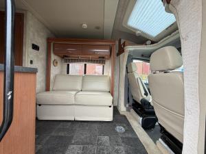 Miniature 14 Mercedes-Benz Sprinter 3500  2011