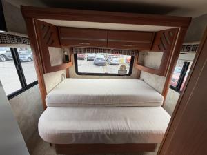 Miniature 16 Mercedes-Benz Sprinter 3500  2011