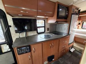 Miniature 15 Mercedes-Benz Sprinter 3500  2011