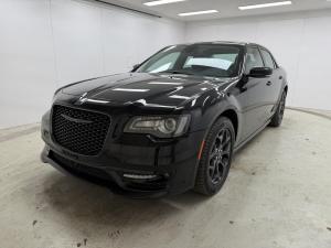 2023 Chrysler 300 Touring L - Image 1