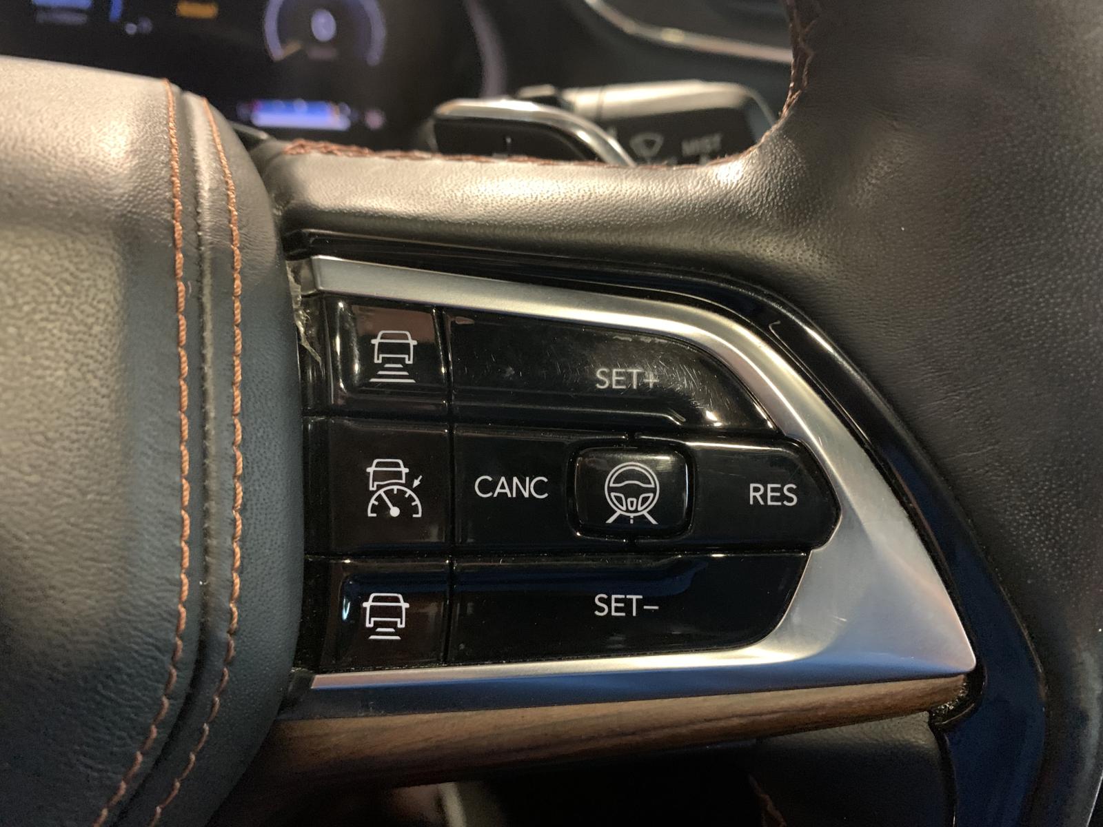 Jeep Grand Cherokee L Summit 2021 — photo 8