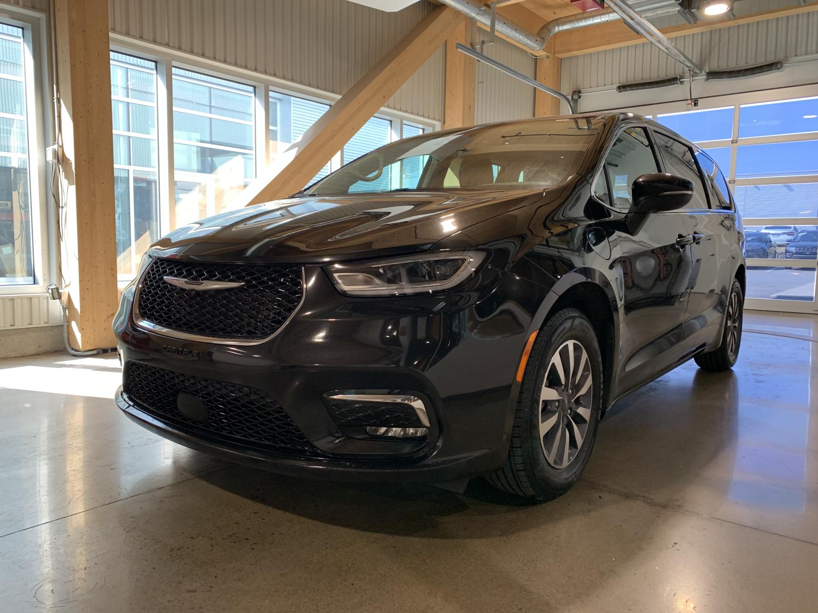 Chrysler Pacifica Hybrid Touring L 2023