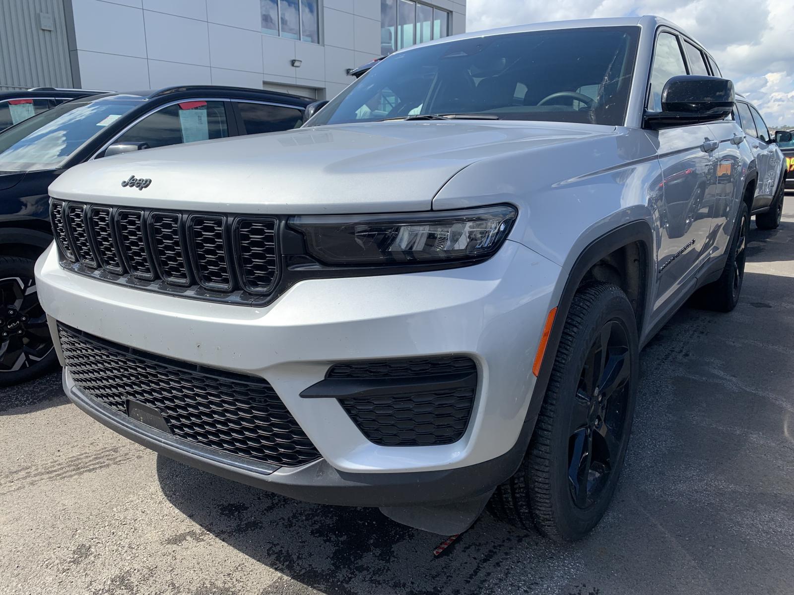 Jeep Grand Cherokee Altitude 2024