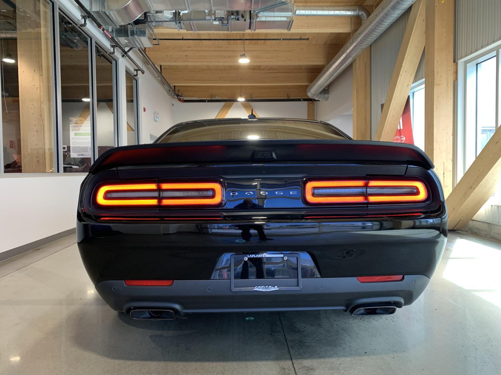 Dodge Challenger SRT Hellcat JB W/B 2023 — photo 3