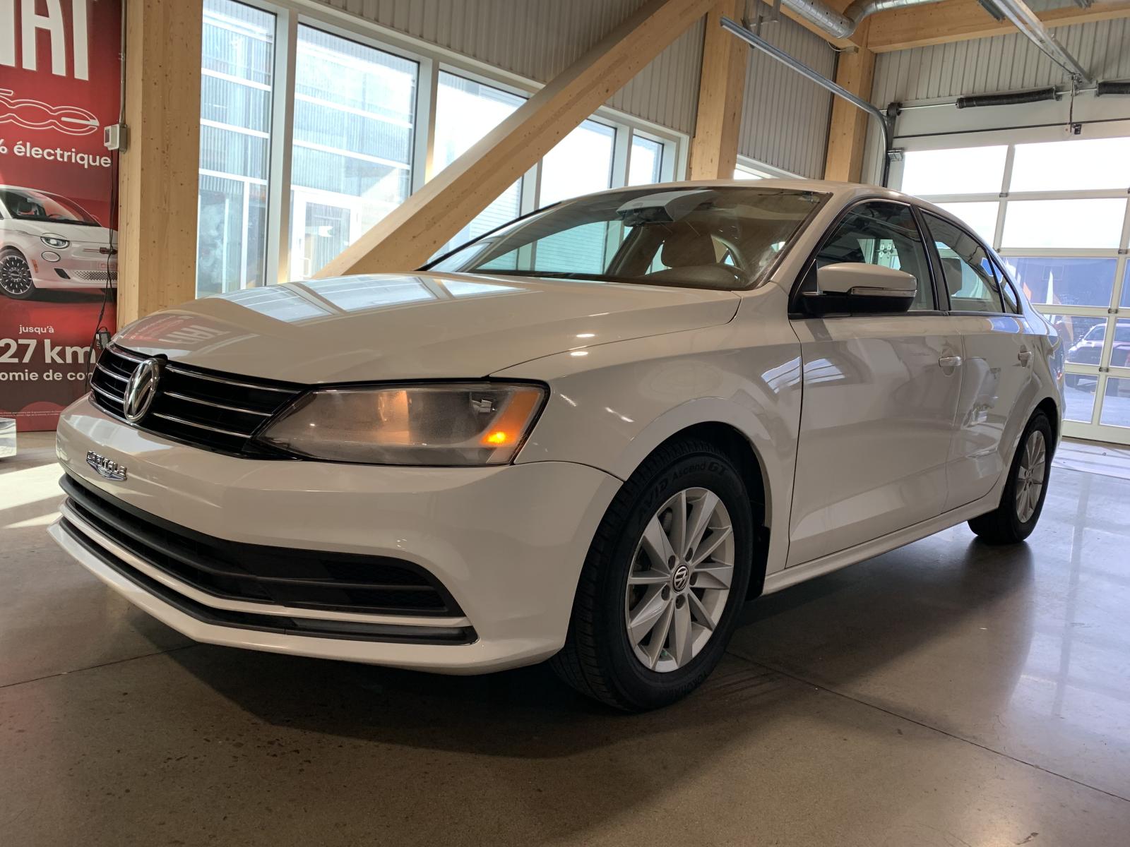 Volkswagen Jetta Base/S Sedan 2015