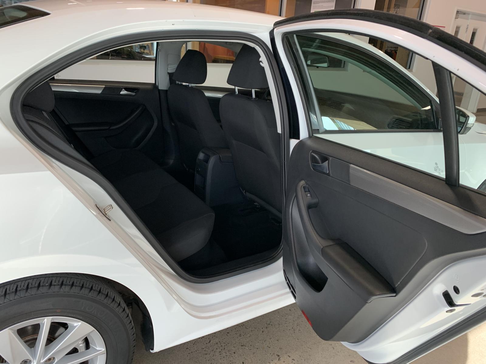 2015 Volkswagen Jetta Sedan thumbnail 191
