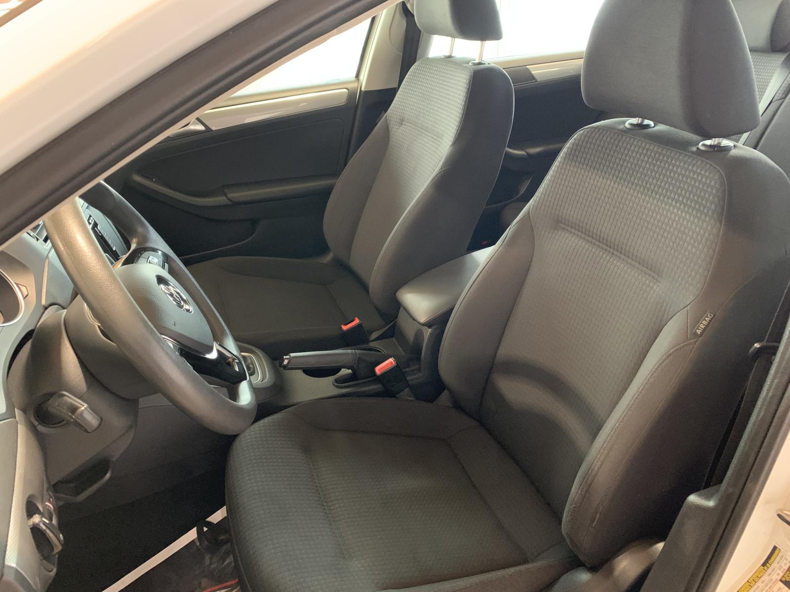 2015 Volkswagen Jetta Sedan thumbnail 193