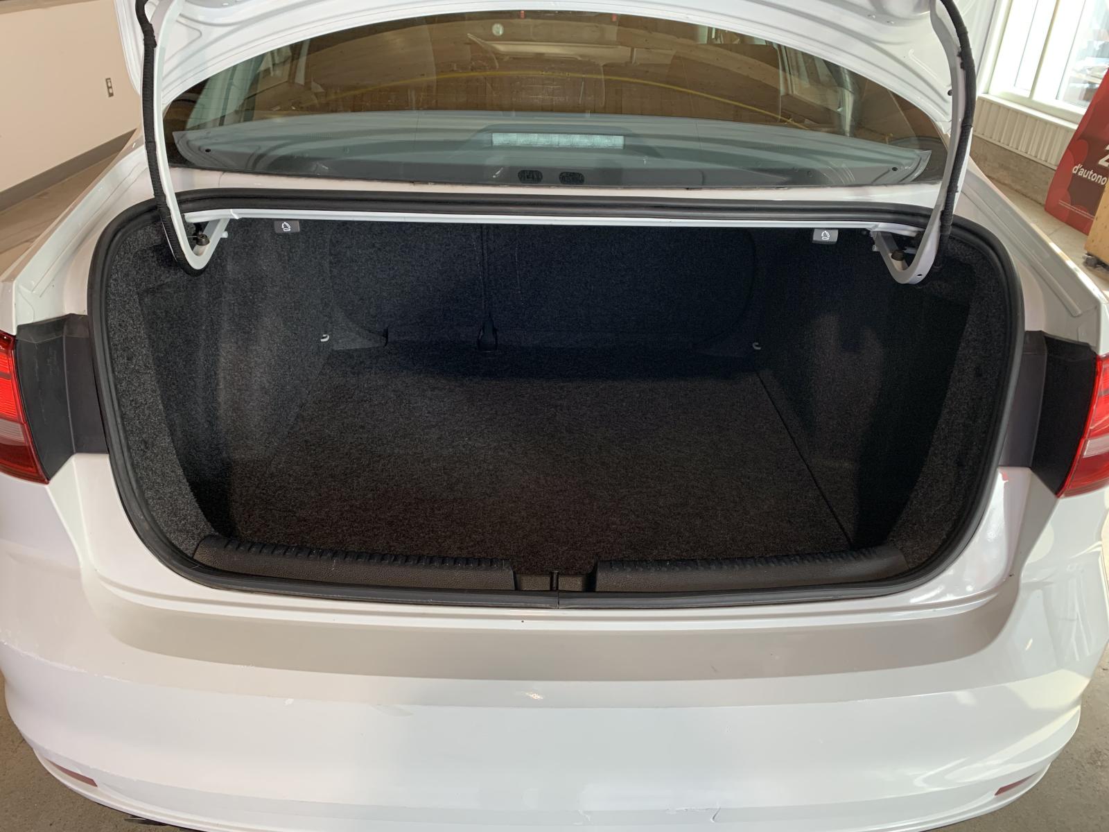 2015 Volkswagen Jetta Sedan thumbnail 192