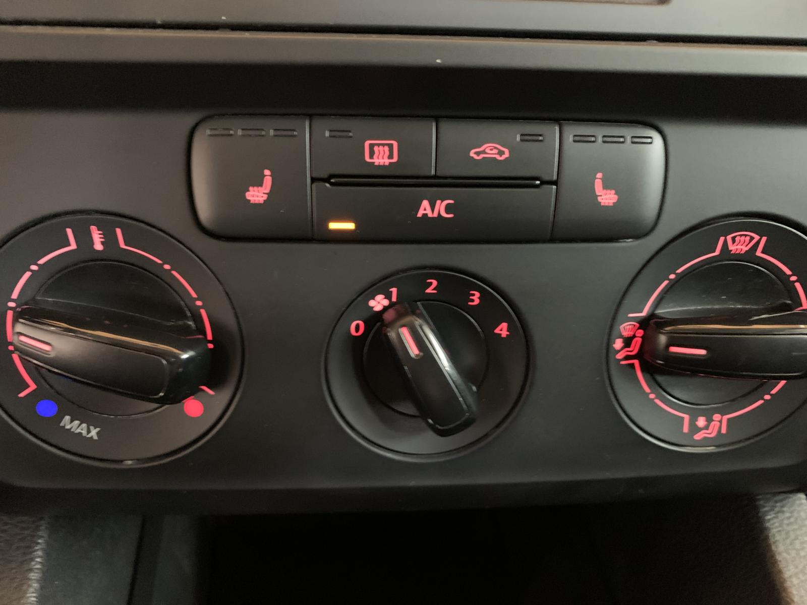 2015 Volkswagen Jetta Sedan thumbnail 200
