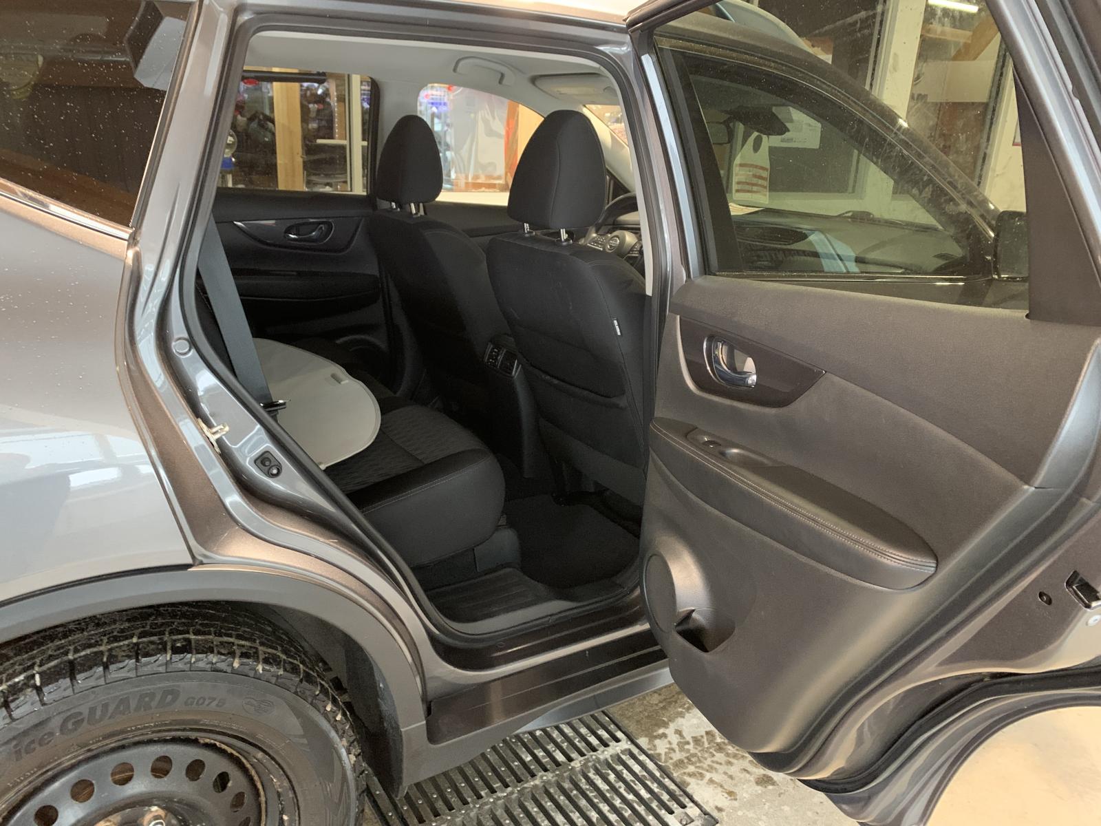 Nissan Rogue SV 2020 — photo 8