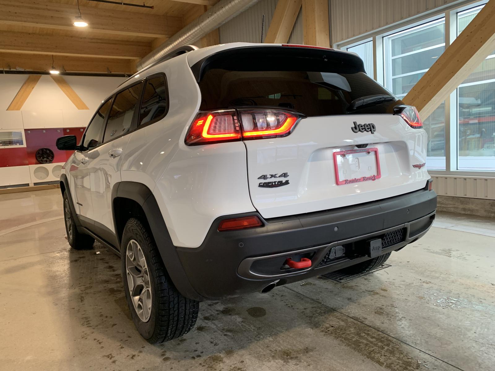 Jeep Cherokee Trailhawk 2021 — photo 2