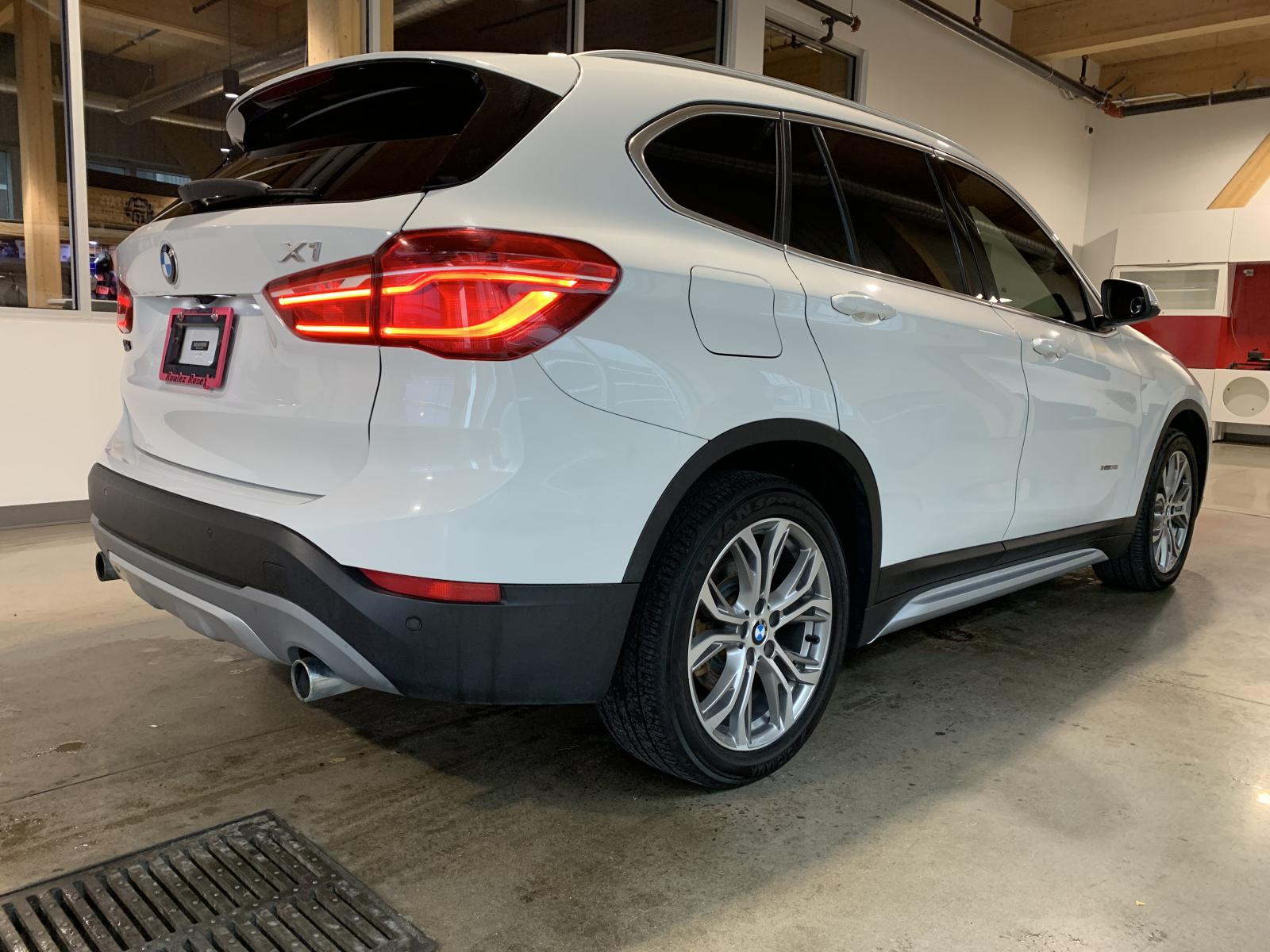 BMW X1 XDRIVE28I 2017 — photo 4