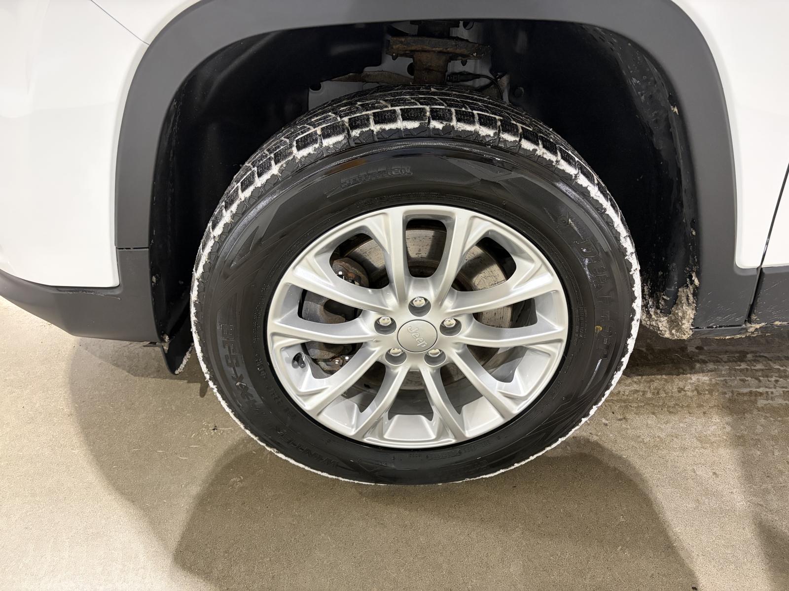 Jeep Cherokee North 2019 — photo 7