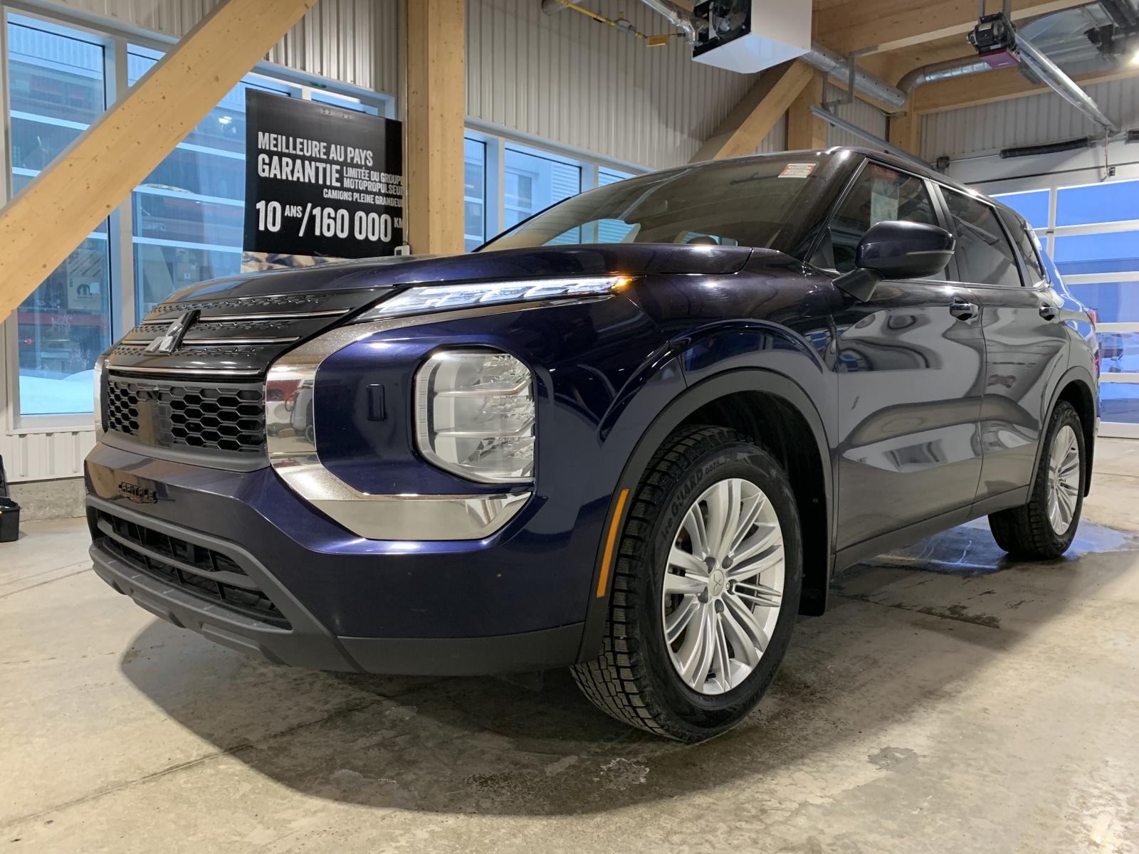 Mitsubishi Outlander ES 2024