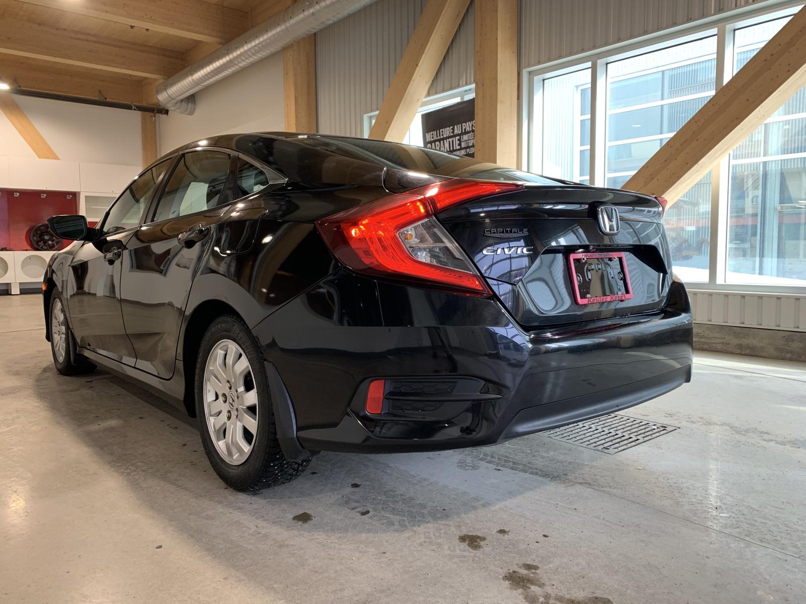 Honda Civic DX 2017 — photo 2