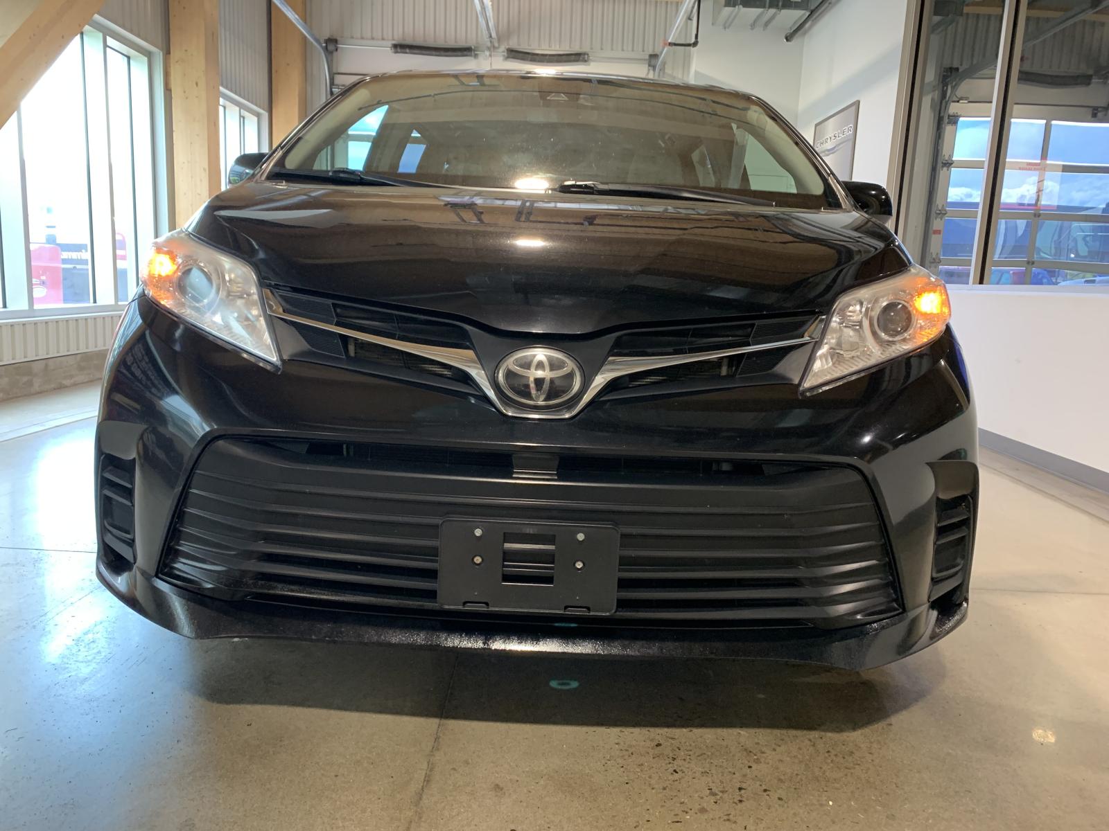 Toyota Sienna LE 2019 — photo 6