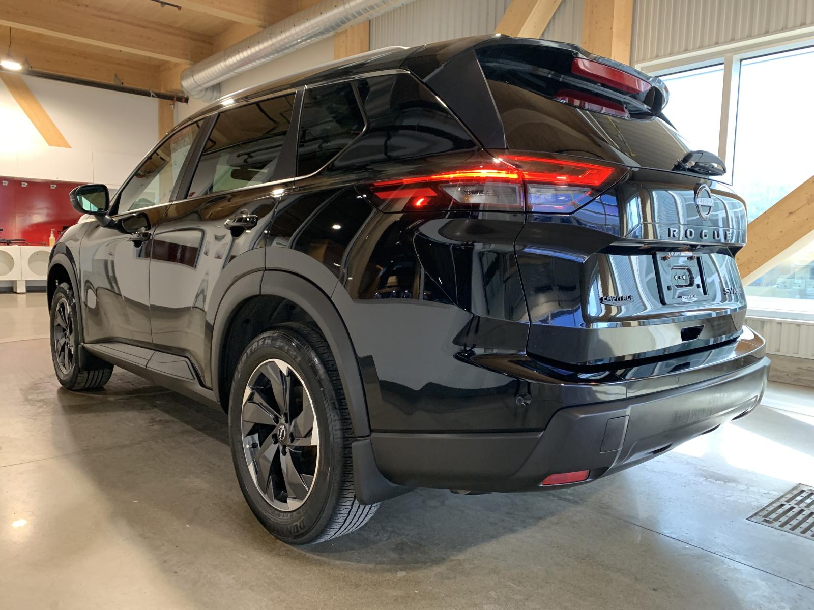 Nissan Rogue SV Moonroof 2024 — photo 2